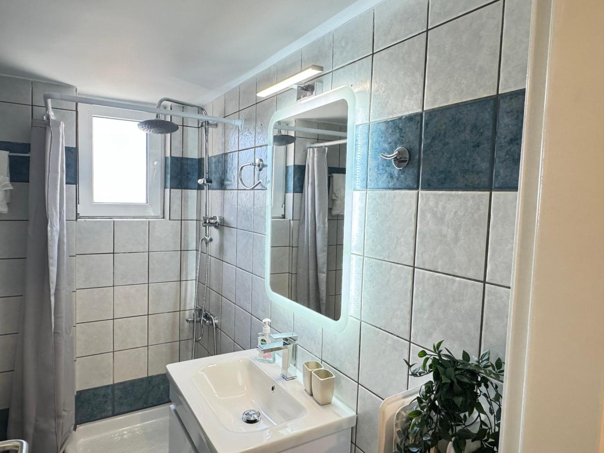 Apartment Cozy One Bedroom In Mets, 10-min Walk To Acropolis Athens